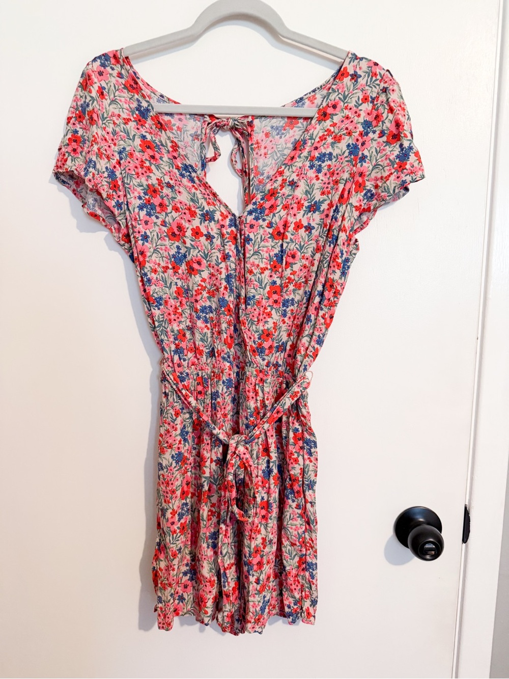 American Eagle Outfitters Floral Tie-Back Romper in Coral, Blue and Green